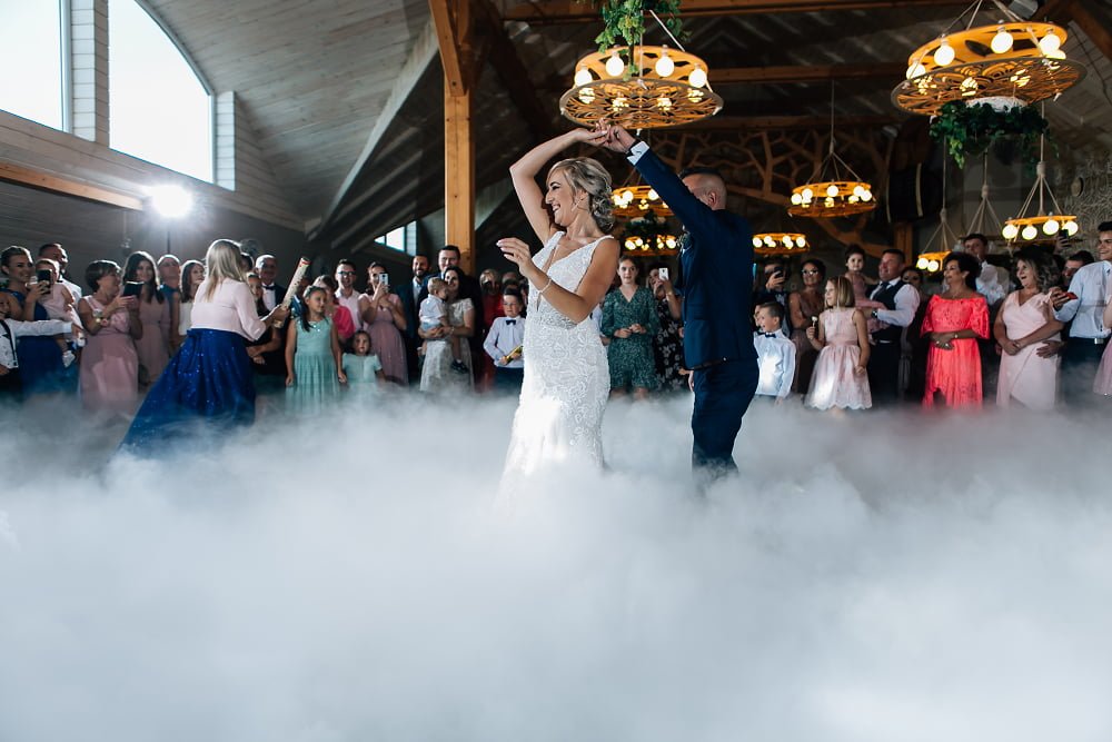 Pierwszy taniec na weselu i fotografia ślubna