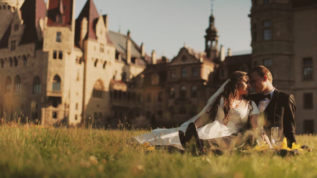 Sesja ślubna na zamku w mosznej